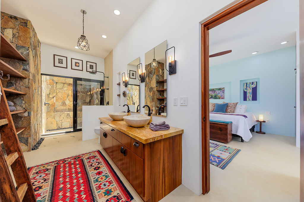 Double vanity bathroom